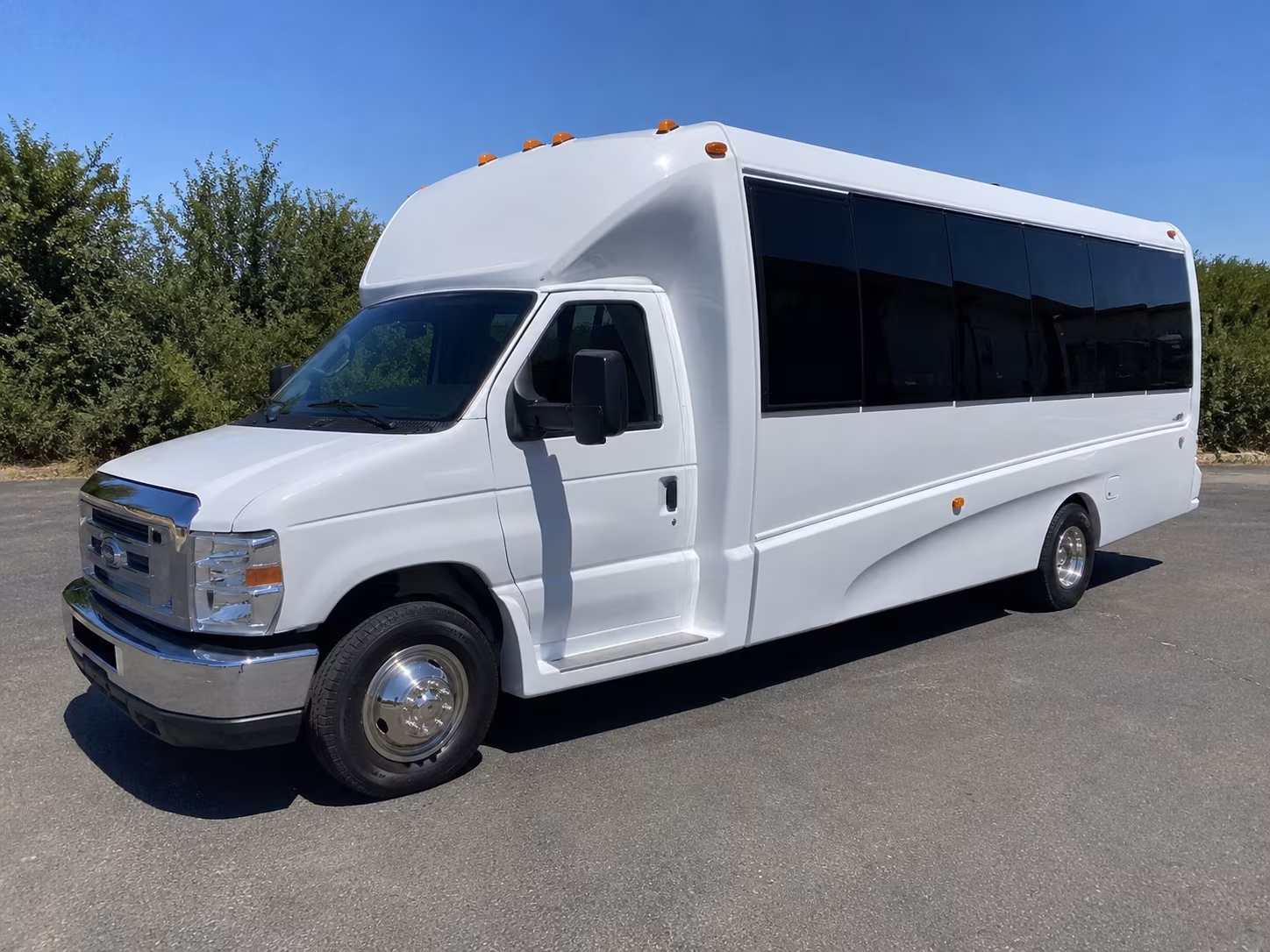 birthday bus rentals for lake forest groups heading to laguna beach