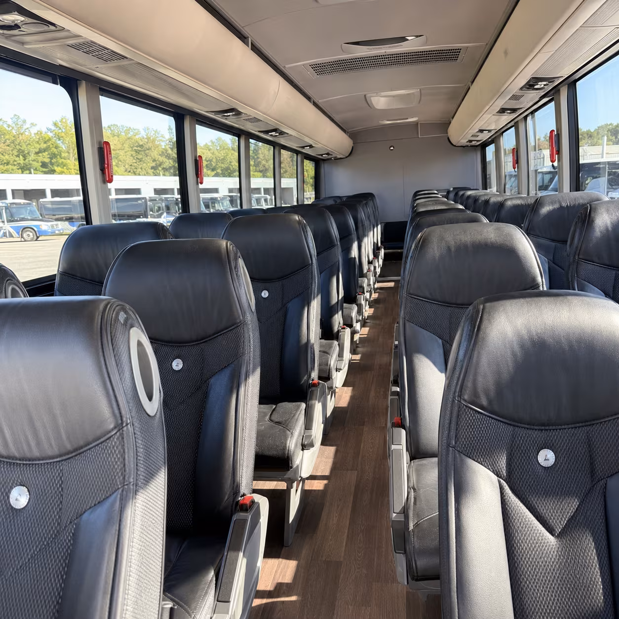 charter buses for corporate events and offsite meetings near lake forest