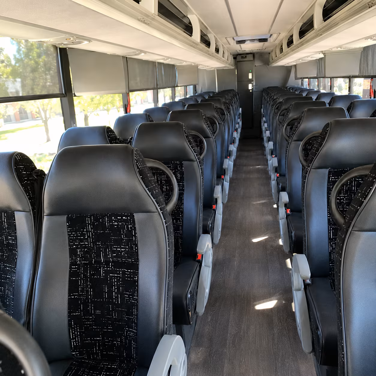 charter buses for lake forest athletic and extracurricular field trips