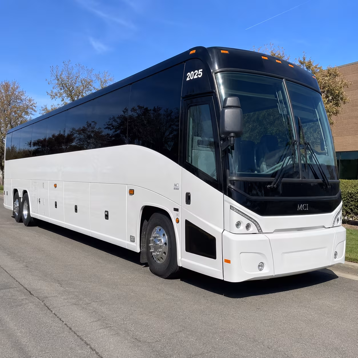 charter buses for youth group events and retreats out of lake forest