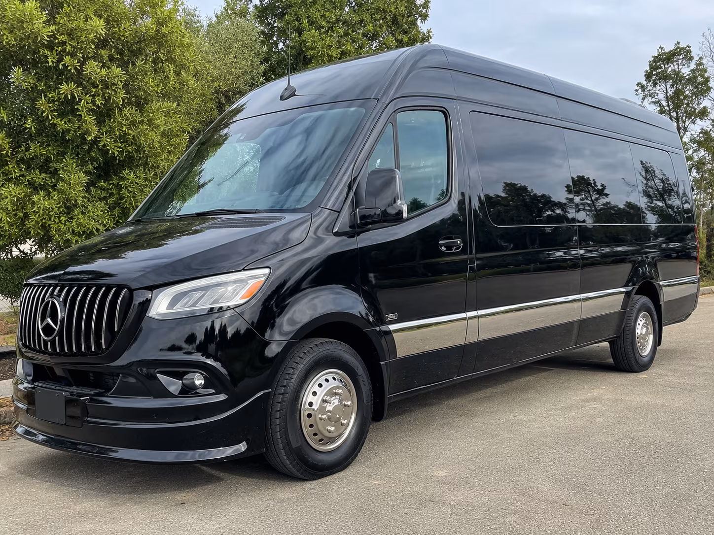 find and book transportation for your next concert or music festival 1