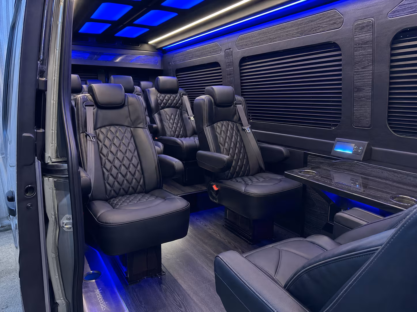 find and book transportation for your next corporate event 1