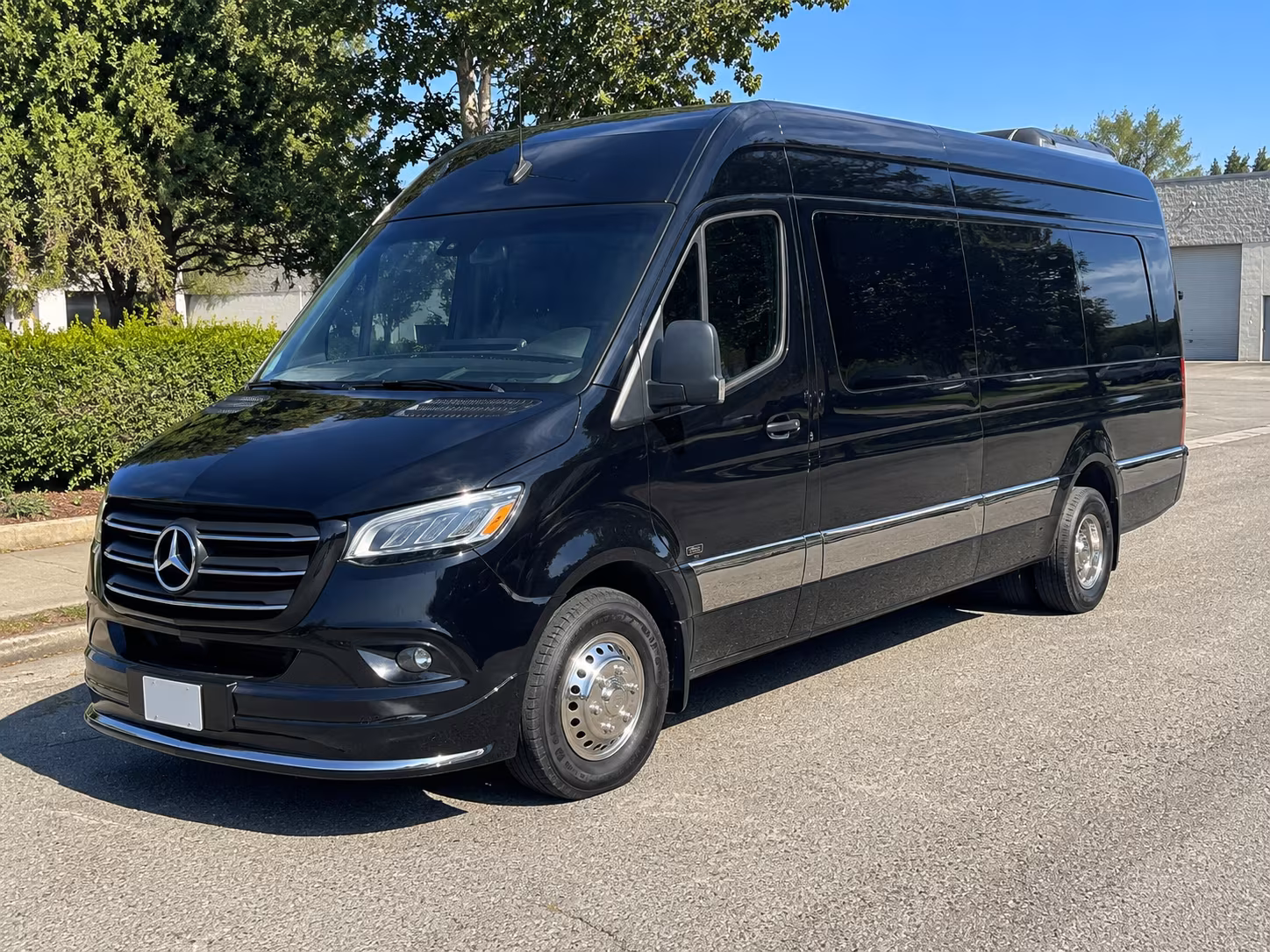 find and book transportation for your next prom 1