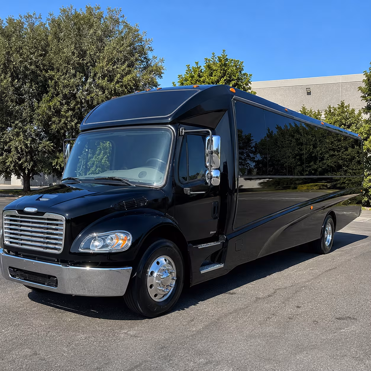lake forest 20 passenger minibus