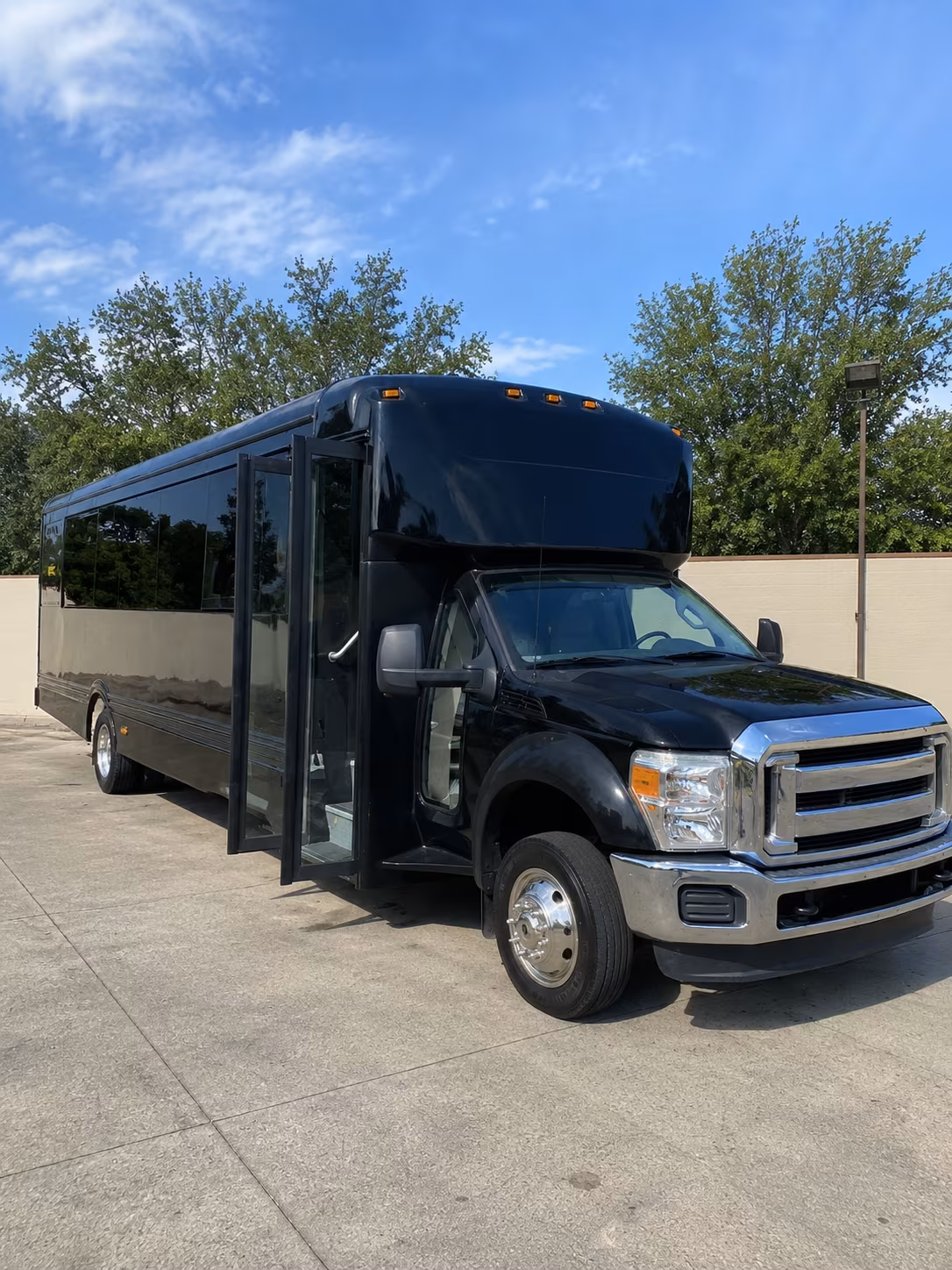 lake forest 20 passenger party bus