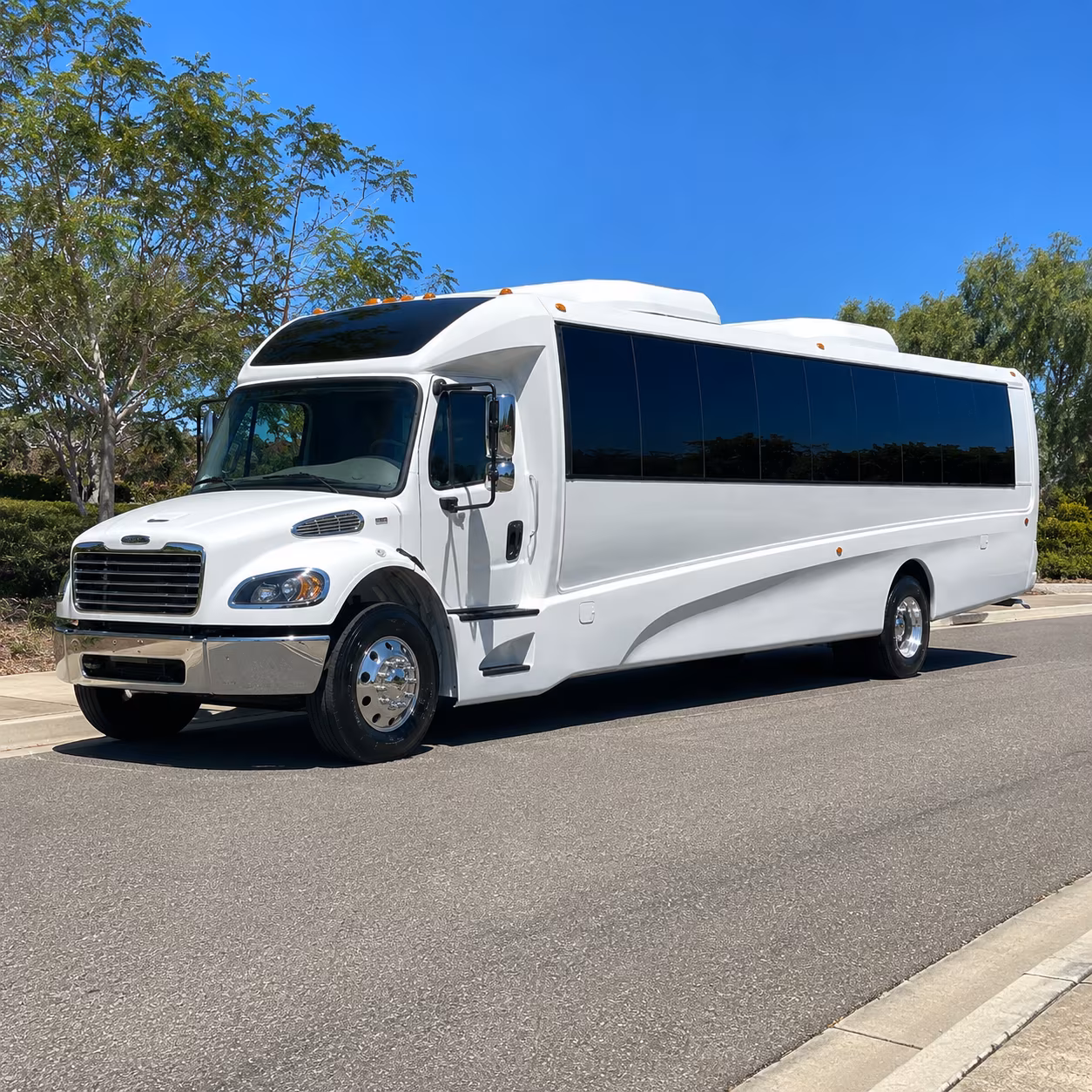 lake forest 28 passenger minibus