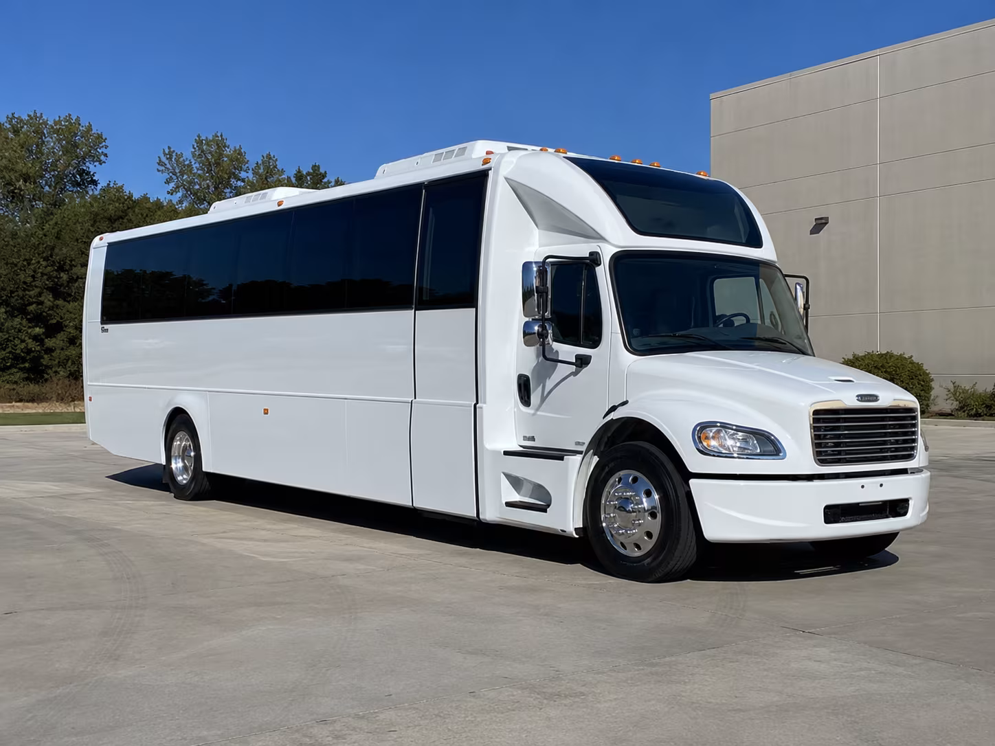lake forest 28 passenger party bus