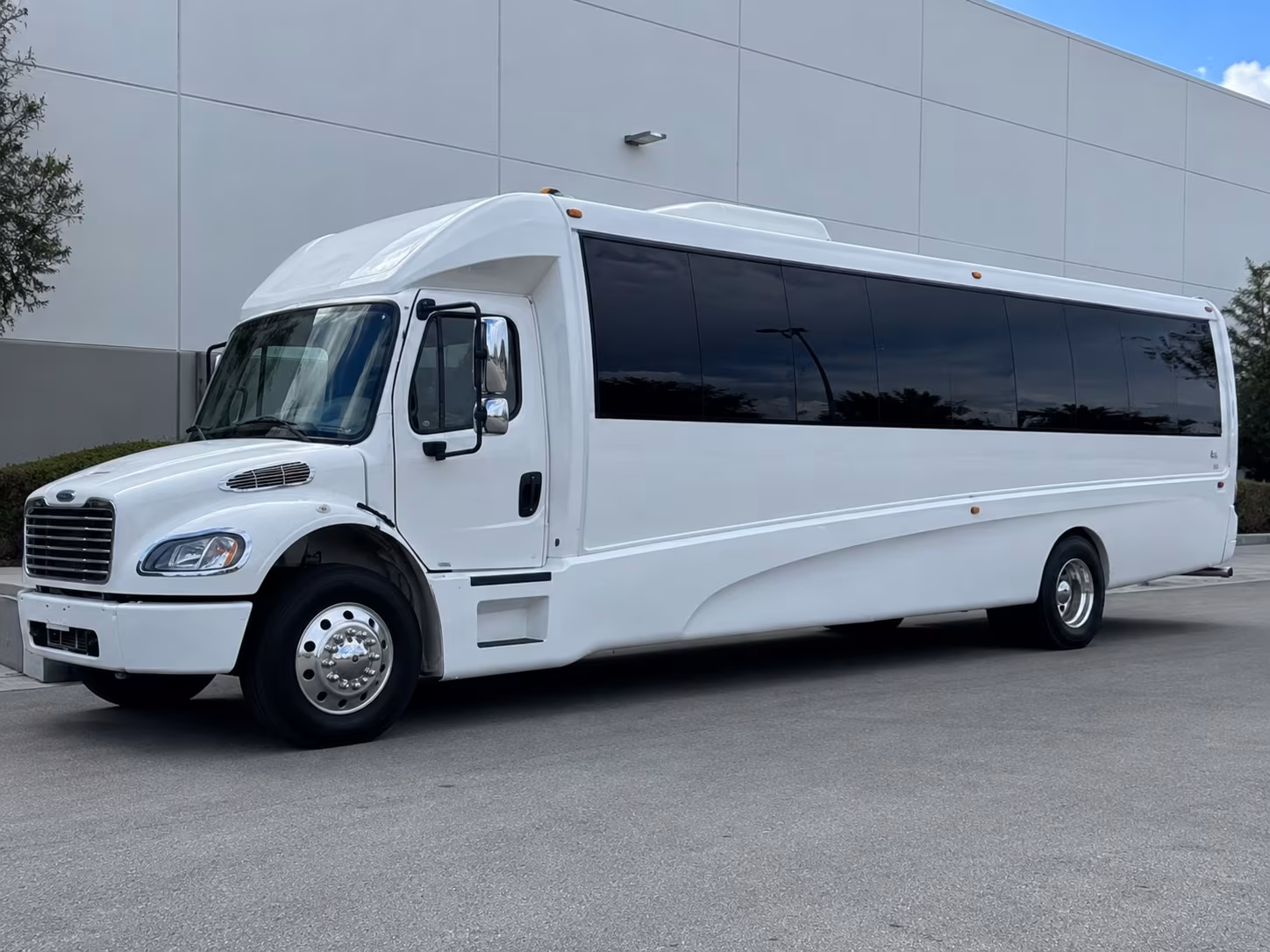 lake forest quinceanera sweet 16 party bus rental